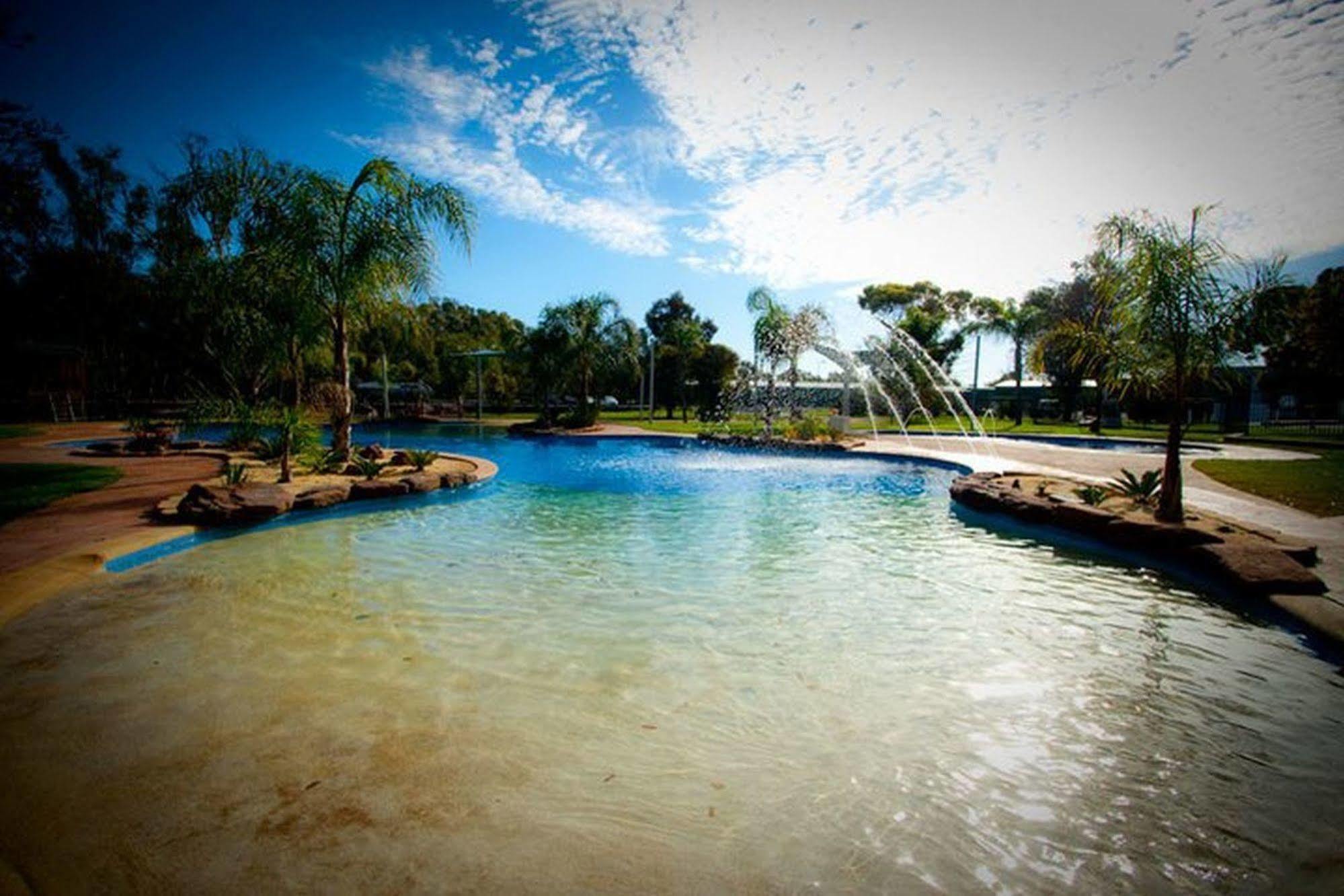 Tasman Holiday Parks - Merool On The Murray Echuca Bagian luar foto